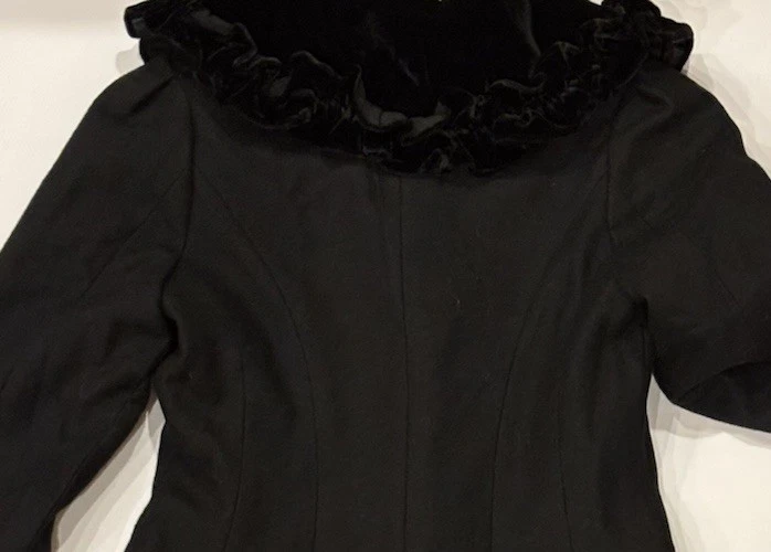 Niñas Talla 10 Victoriano Formal Vacaciones Navidad Largo Elegante Abrigo Negro con Terciopelo Foto 2 de 3