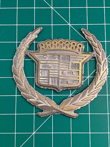1992 1993 1994 CADILLAC ELDORADO PAIR SET WREATH CREST EMBLEM SET OEM USED! - Bild 3 von 7