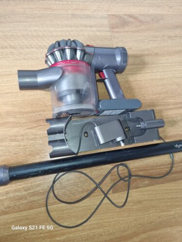 Dyson V7 Cordless Handstick Vacuum Cleaner - Picture 2 of 4