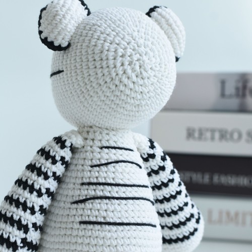 Weiß/gelber Tiger gehäkelt Amigurumi - fertiger Tiger Plüschtier - Tiger Geschenk - Bild 4 von 9
