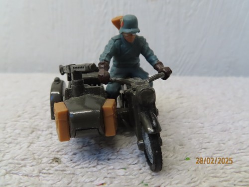 Britains BMW German Army Motorcycle & Sidecar - Picture 4 of 5