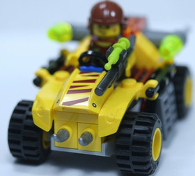 Lego Ambush Attack Dino (5882) Vehicle and Minifigure