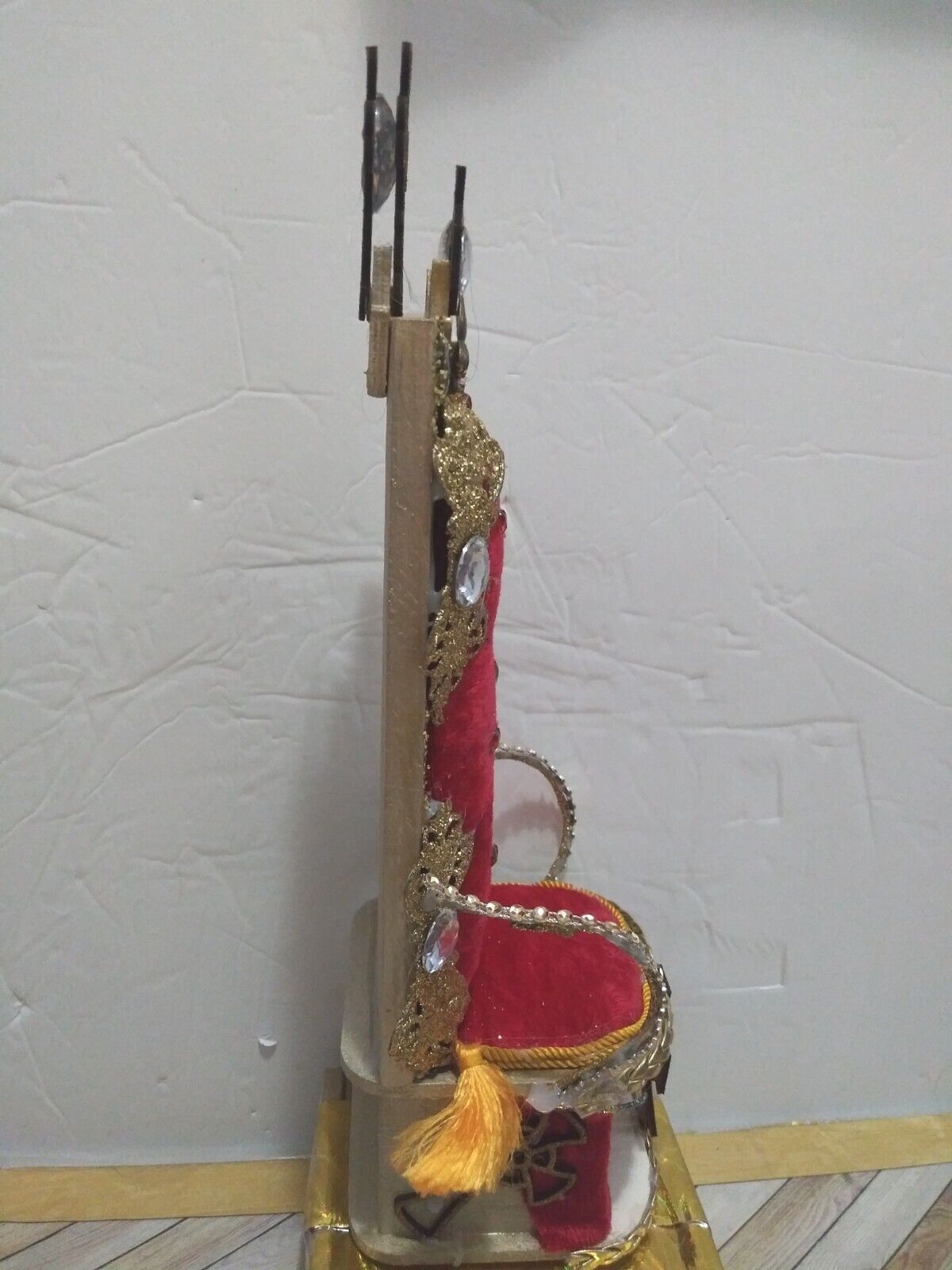 Picture 4 of 8