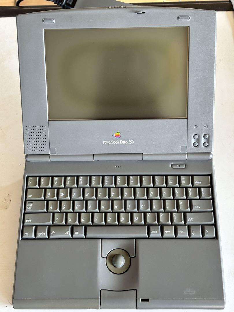 Apple Macintosh PowerBook Duo 250 Color Black With Box And Apple Macintosh PowerBook Duo 250 Color Black With Box And