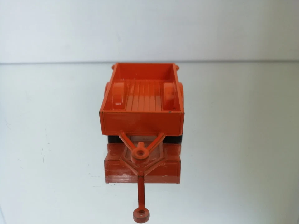 Rimorchio Siku 2215 per camion Mercedes-Benz Unimog arancione - Immagine 4 di 4