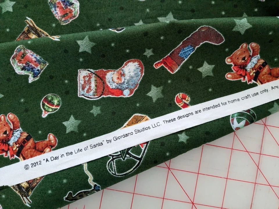 BTHY x 43" Giordano Studios UN DÍA EN LA VIDA DE SANTA Tela de algodón Foto 3 de 4