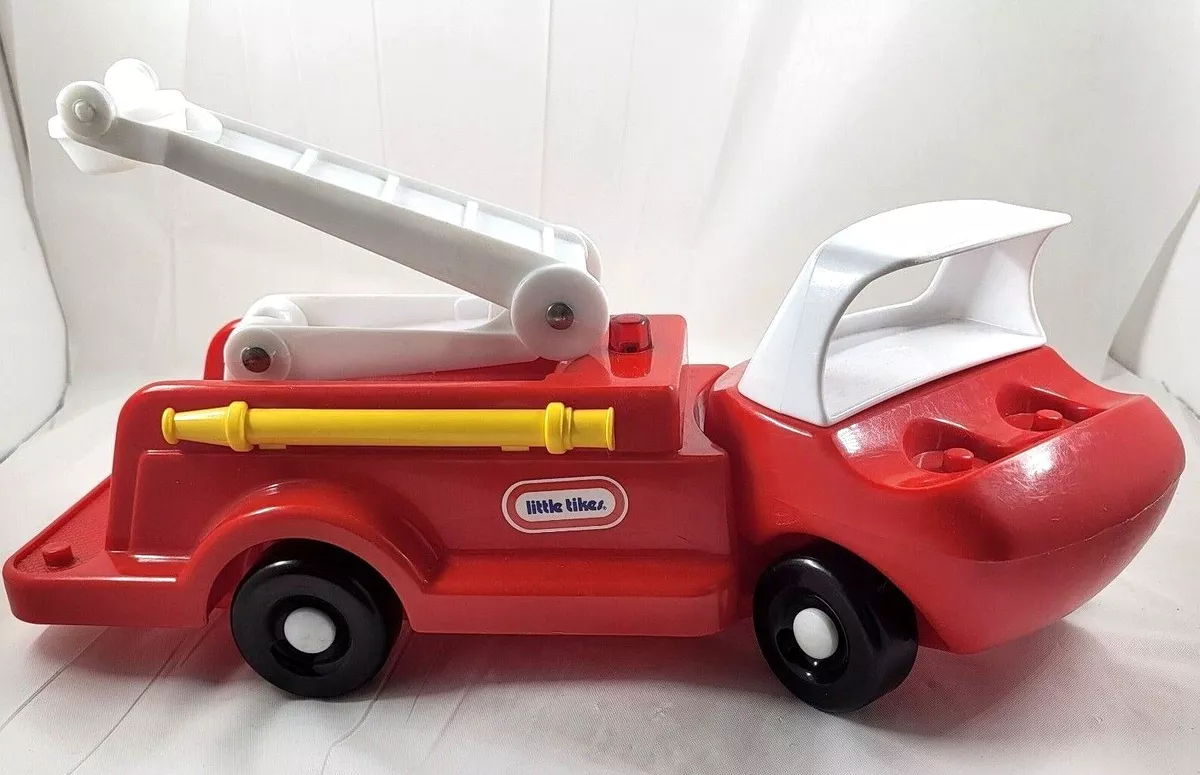 Vintage Little Tikes Fire Engine Ladder Truck Toy 0671 01 1980 Made in USA