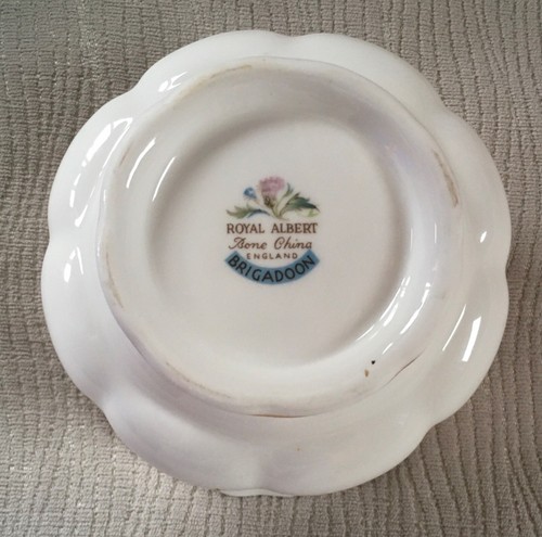 ROYAL ALBERT ’ BRIGADOON ‘ SUGAR BOWL ~ 11 X 6 cms~ BONE CHINA TABLEWARE - Picture 3 of 7