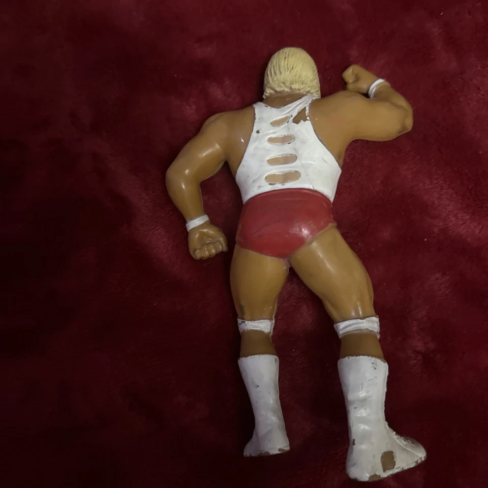 Lote de 2 WWE/WWF LJN Hulk Hogan. Versión roja y blanca 1988 y lanzamiento 1984  Foto 3 de 4
