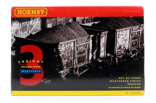 HORNBY 'OO' GAUGE R6156 RAKE OF 3 ASSORTED PLANK WAGONS *WEATHERED* - Picture 8 of 8