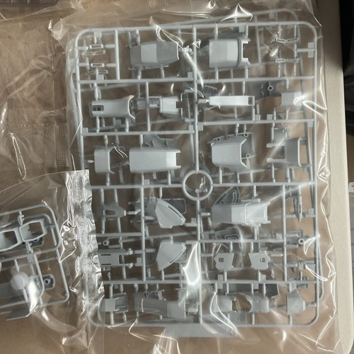 Bandai MG 1/100 Sinanju Stein Model Kit - Multicolore (BAS5055709) - Foto 13 di 23