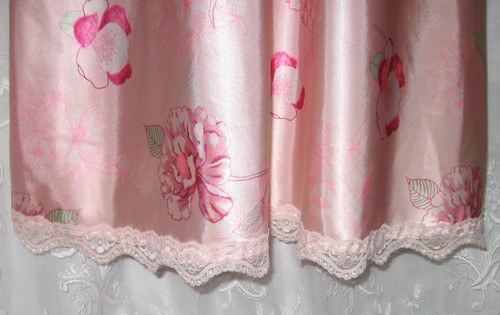 NEU MEDIUM GILLIGAN O'MALLEY ROSA BLUMEN RUTSCHIG SATIN SPITZE TRM KLEID NACHTHEMD - Bild 3 von 5