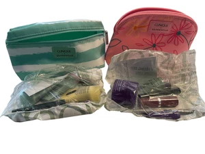 Clinique Gift ensemble x2 Maquillage/Skincare Travel Set 13 Pièces & Deux sacs scellés