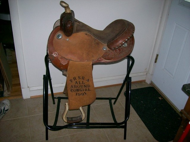 14" CIRCLE Y PARK AND TRAIL SADDLE W/STAND