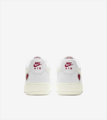 NIKE AIR FORCE 1 '07 LOW QS VALENTINE'S DAY WHITE SAIL RED DD7117