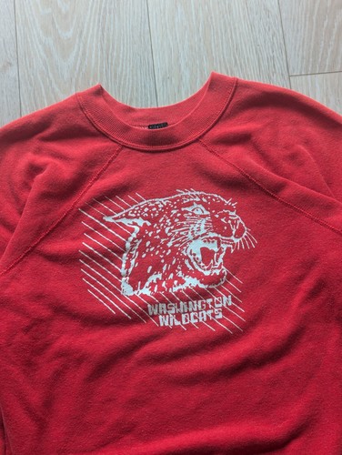 Jean Top Vintage 70s Washington Wildcats Red Graphic Crewneck / Sz M / USA Made