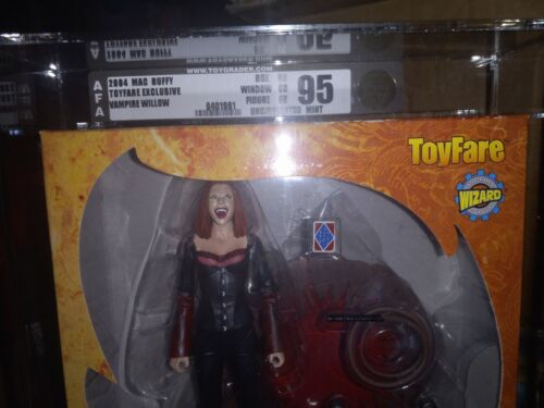 Toyfare Exclusive Buffy the Vampire Slayer Vampire Willow Variant Graded 95 - Picture 2 of 9