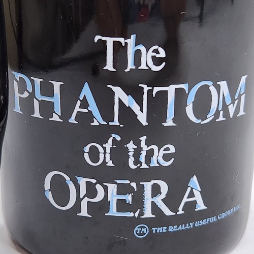 Taza de colección 1986 Phantom of the Opera recuerdo negro hecha en Inglaterra - Imagen 9 de 10