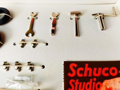 Kit de construcción de coche de carreras vintage Mercedes Benz Schuco Studio 1050 NUEVO Alemania - Imagen 8 de 13