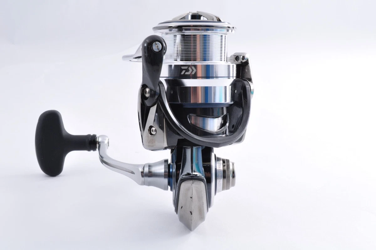 Near mint Daiwa 18 EXIST LT 2500-XH Spinning Fishing Reel From