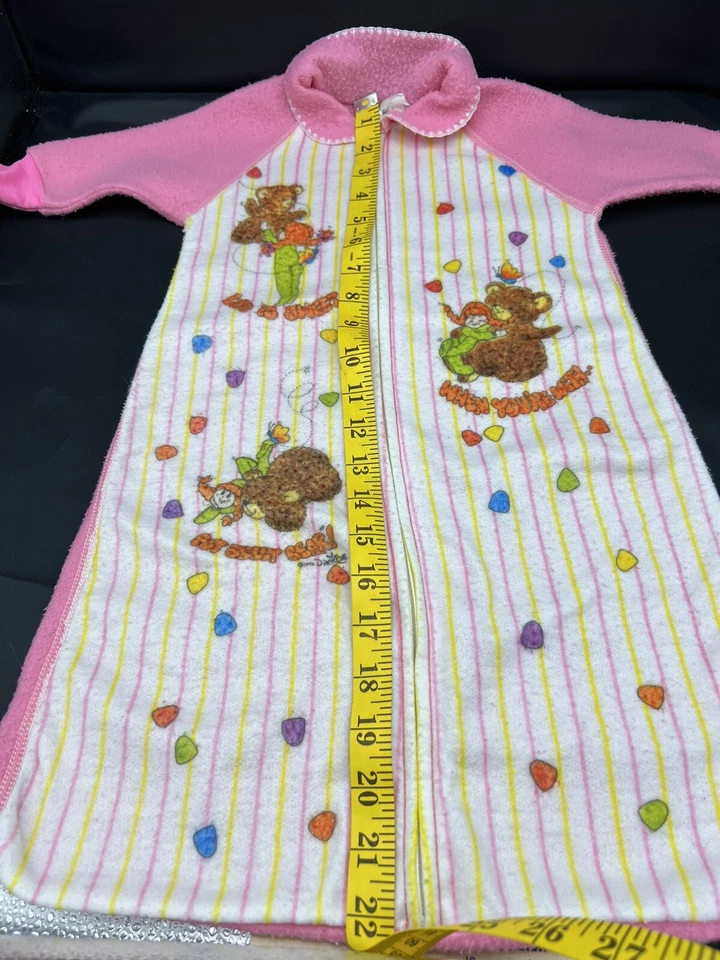 De colección 1979 Daekor Baby Bunting Sleep Sak Pot Belly Bear Pink Life Is Sweet ** Foto 3 de 4