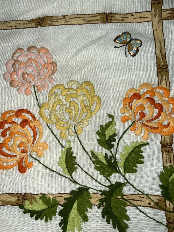 Bucilla Needlecraft Nuevo en Paquete Bambú Crisantemos Almohada Kit Artesanal 2476 ¡Completado! Foto 2 de 3