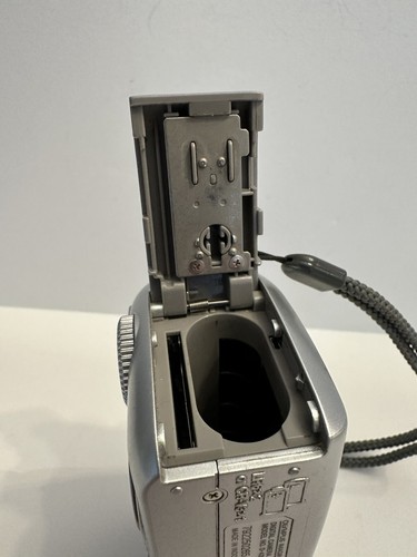 OLYMPUS CAMEDIA D-435 5.1MP COMPACT DIGITAL CAMERA SILVER TESTED - Bild 7 von 9