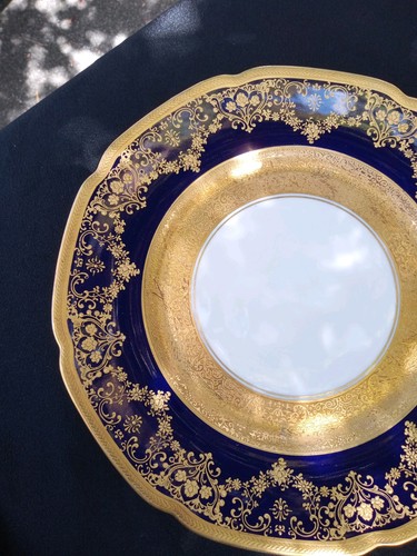 2 ROYAL BAVARIAN COBALT BLUE & GOLD ENCRUSTED FLORAL PLATES - Picture 20 of 24
