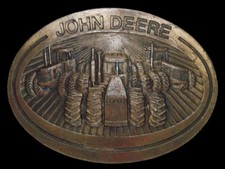 TG03142 VINTAGE 1981  JOHN DEERE  TRACTOR  FARM EQUIPMENT BELT BUCKLE