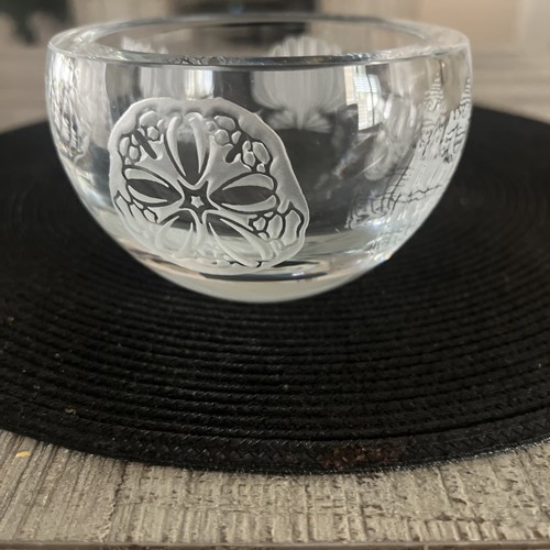 Lucas Century hand Etched Signed Heavy Lead Crystal Bowl. 5” - Picture 2 of 7