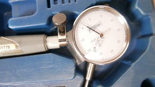 Fowler 2"-6" Dial Bore Cylinder Gage 52-646-300 - Picture 6 of 17