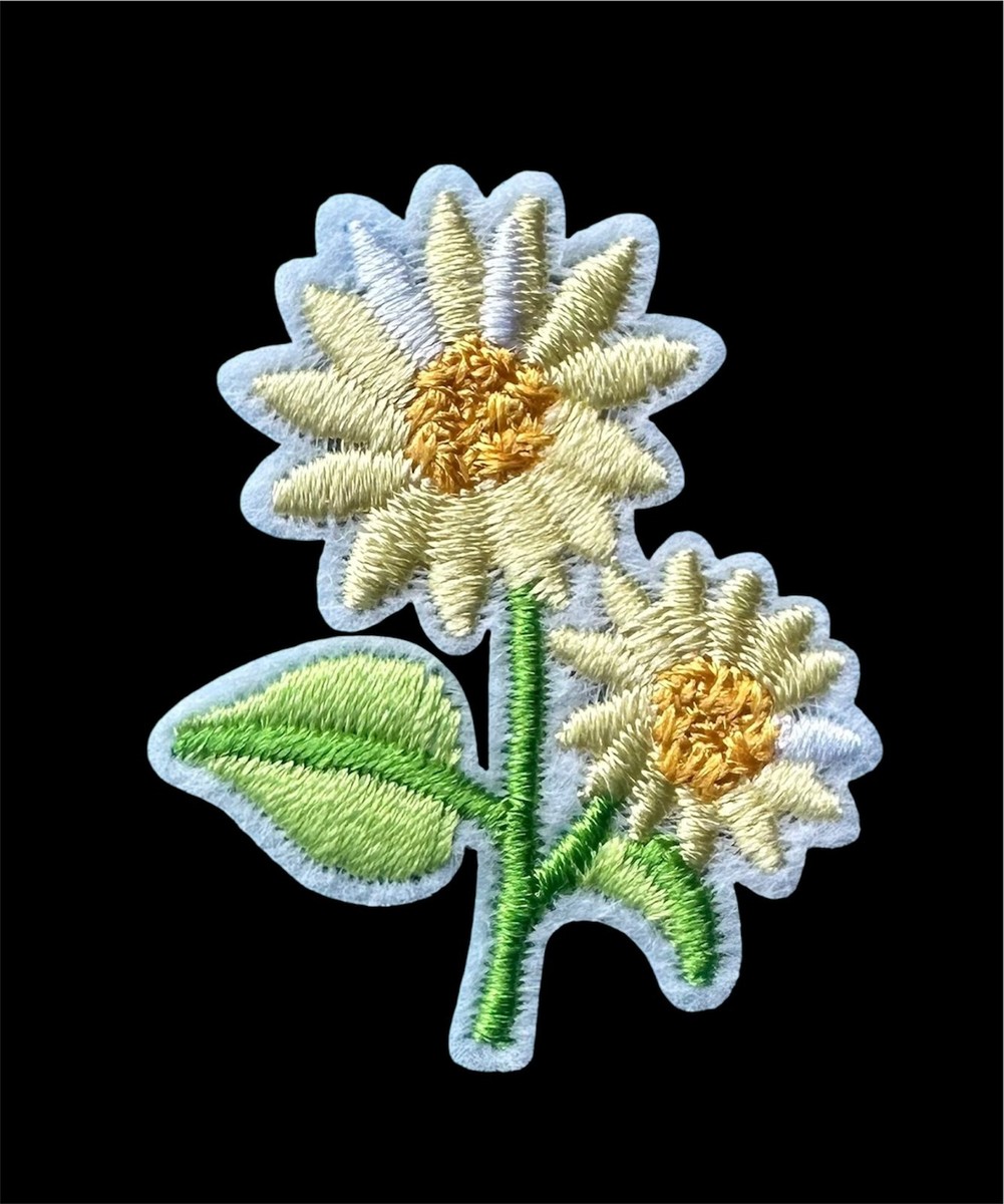 *Daisy*様 Daisy Embroidered Patch Iron-On applique 1+1/2 x 1+1/4 inch