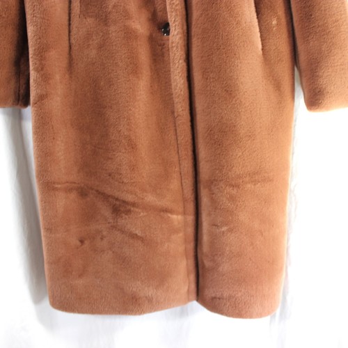 Ultraweicher Kunstfellmantel H von Halston hellbraun Damengröße M 41 Zoll lang exzellenter Zustand - Bild 4 von 11