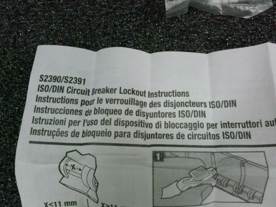 Lote de 3 bloqueo de interruptor miniatura estilo DIN MASTER LOCK 4EMY7 Foto 4 de 4