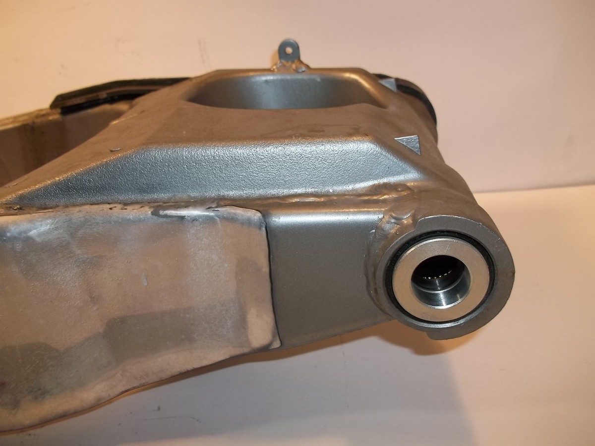 KAWASAKI 94 ZX9R NINJA SWING ARM 33001-1445-GD ZX-9R ZX900B