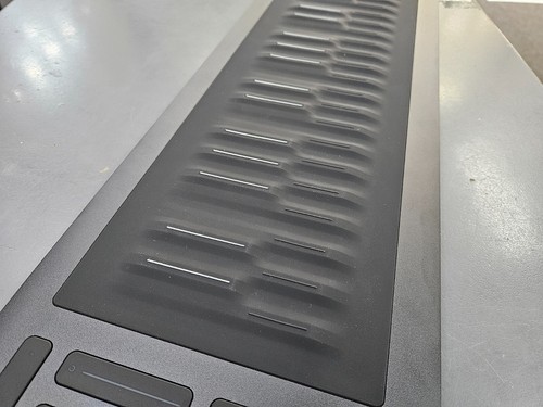 ROLI Seaboard RISE 2 MPE/MIDI Keyboard Controller - Picture 5 of 12