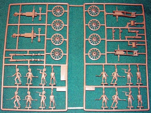 Revell - ESCI - HAT Napoleonic French Infantry & Artillery MOS 1/72 - Picture 3 of 5