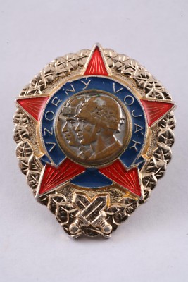 Czechoslovakia Badge Exemplary Outstanding Unit Soldier Screwback Communist Army