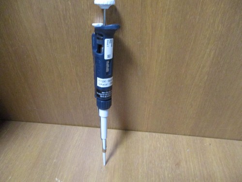 GILSON PIPETMAN P-20, PIPETTE, 1 CHANNEL, 2-20uL, PART#P-20, USED - Picture 4 of 6