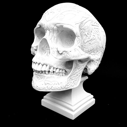 CELTIC KNOTWORK MARBLE SKULL SCULPTURE / STATUE MADE IN ENGLAND - 8.5" 4.1kg - Picture 2 of 10