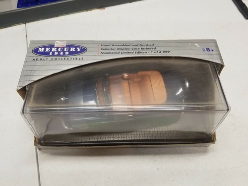 Classic Metal Works 1949 Mercury Convertible Alberta Blue 1:24th Scale #10118 - Picture 2 of 6