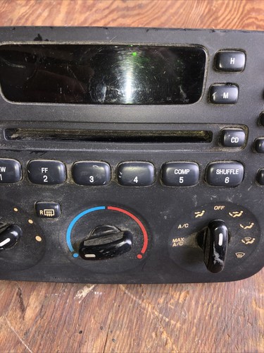 2001 - 2003 OEM Factory TAURUS SABLE CD PLAYER RADIO STEREO CLIMATE CONTROL UNIT - Picture 2 of 5