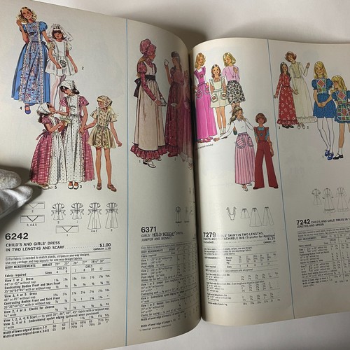 1977 March Simplicity Sewing Pattern Catalog Store Counter Book - Full Color - Picture 15 of 16