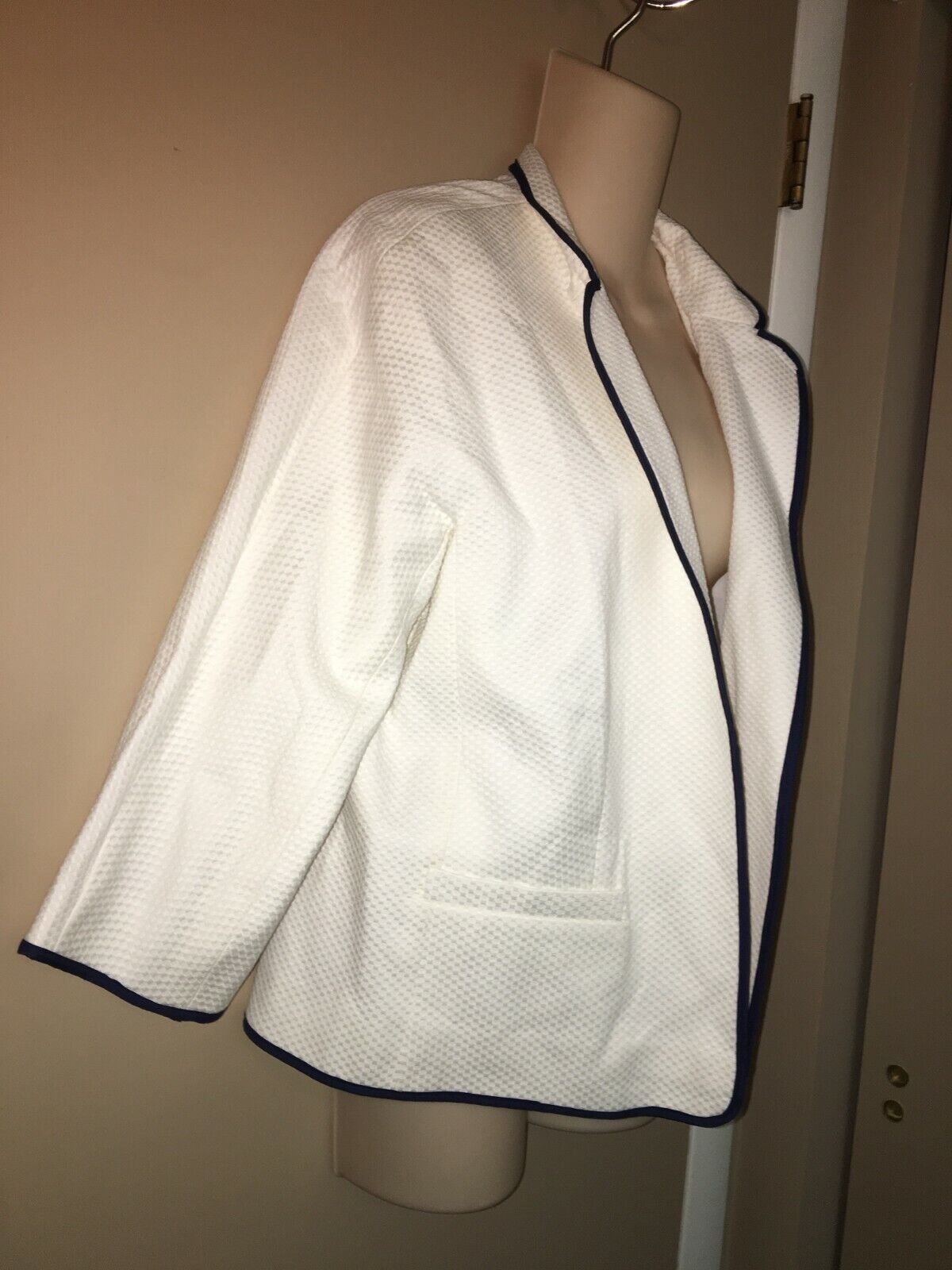 Picture 4 of 11