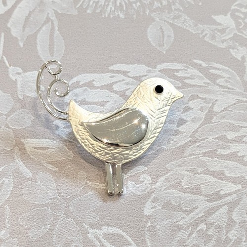 Placcato Argento Uccello Spilla - Foto 1 di 2