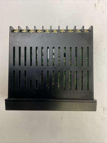 CONTROLADOR DE TEMPERATURA OMRON E5EN-R3MTC-500 100-240VAC 50/60HZ 9VA - Imagen 4 de 7
