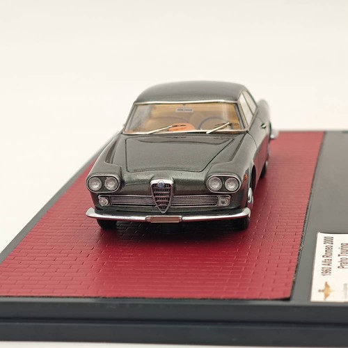 Coche de resina limitado gris Matrix Models 1/43 Alfa Romeo 2000 Praho Touring 1960 - Imagen 4 de 6