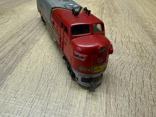 HO Santa Fe Playart US loco with lights : Tested and Working - Picture 3 of 6