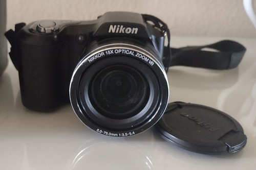Nikon CoolPIX L100 10MP Digital Camera 15X Zoom with Case