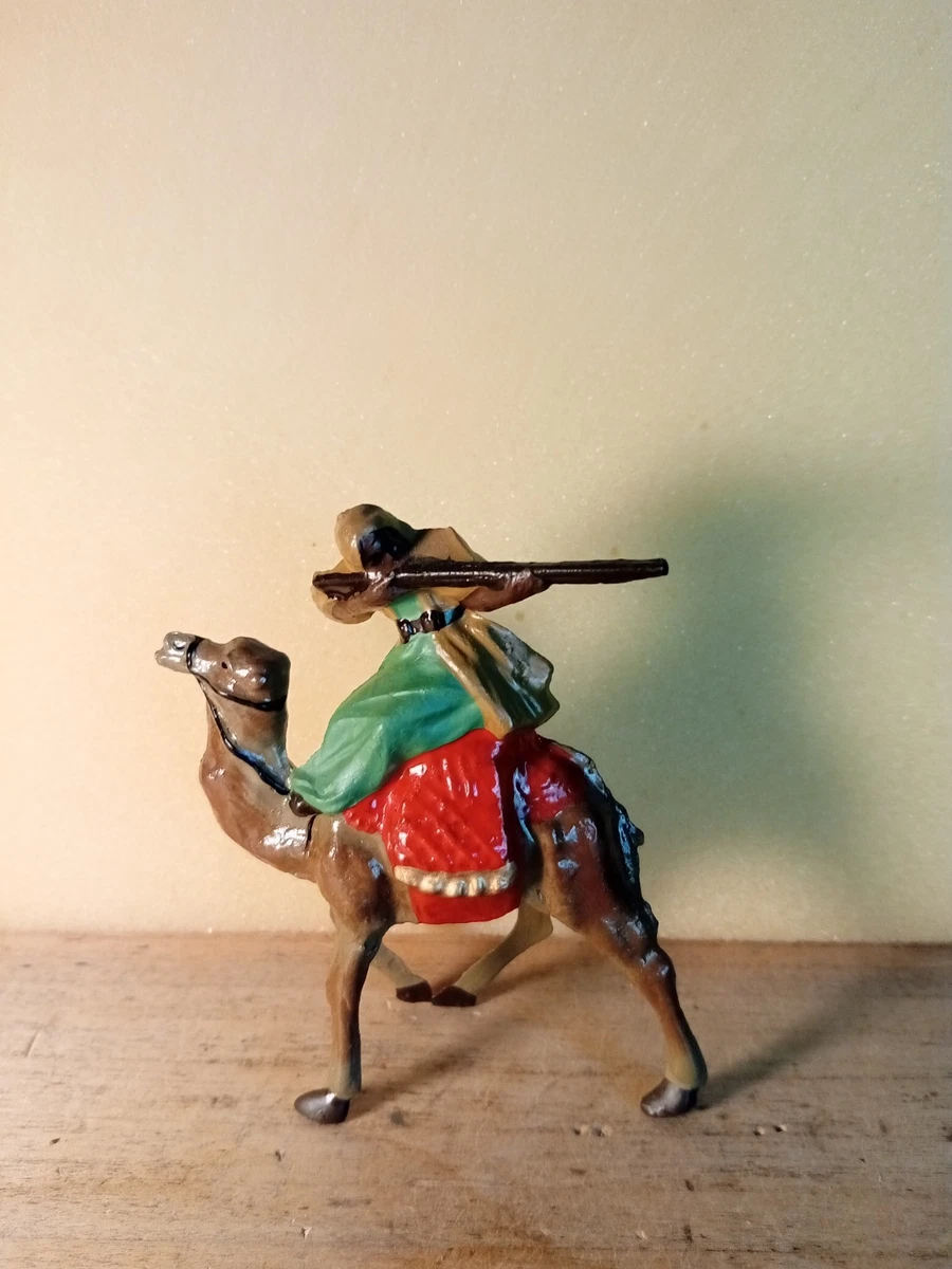 FIGURINE QUIRALU CADRE DE SAUMUR CAVALIER SEUL BRAS DROIT LEVE